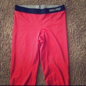 Nike Pro Capri workout leggings